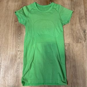 Lululemon swiftly t-shirt